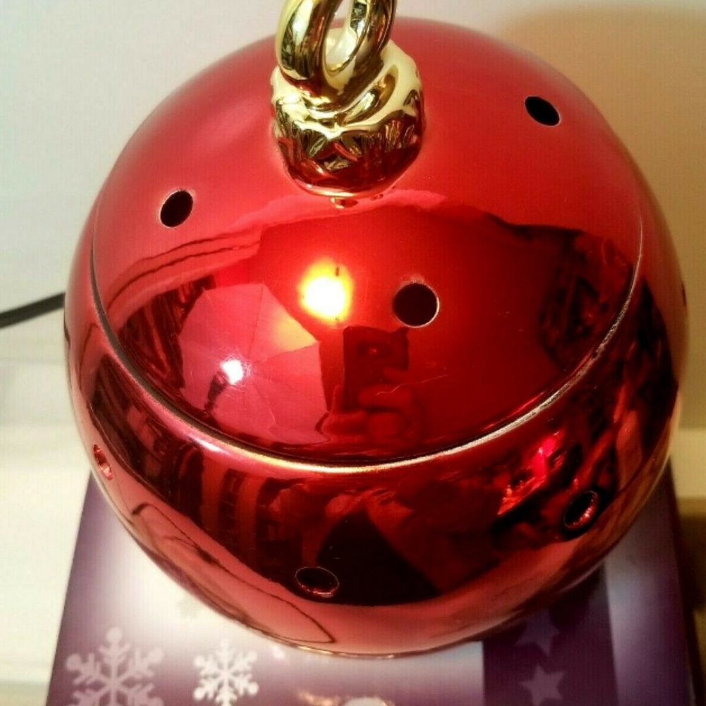 Scentsy Merry and Bright Wax Warmer, Christmas, Full Size, Retired Original Box